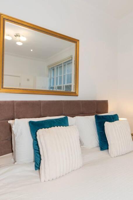 Discover London Central 2 Bedroom In Kensington Luaran gambar