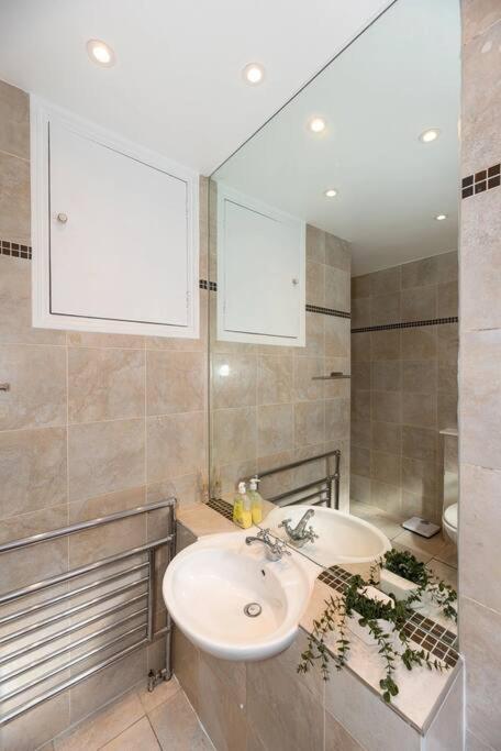 Discover London Central 2 Bedroom In Kensington Luaran gambar