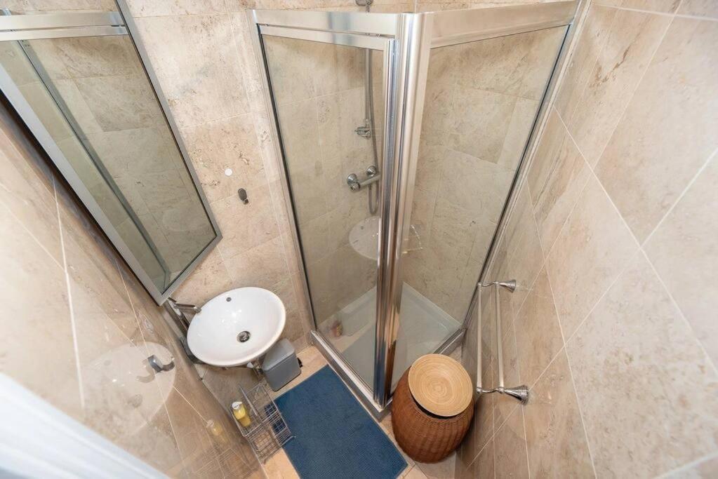 Discover London Central 2 Bedroom In Kensington Luaran gambar